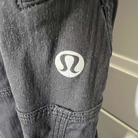 L5-🍋Lululemon🍋 dance studio crops. Black - Picture 9 of 9